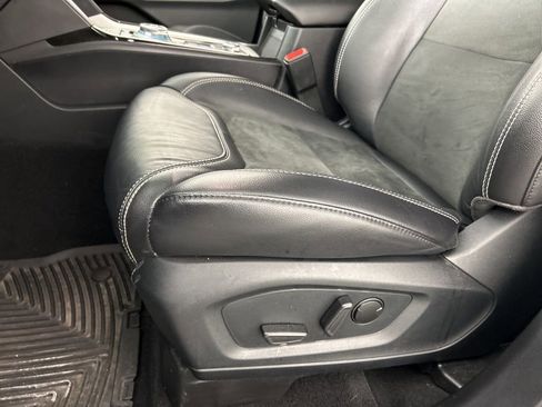 Used 2021 Ford Explorer ST w/ ST Street Pack image 19