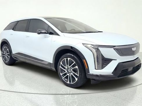Used 2025 Cadillac Optiq Sport 1 AWD/4WD image 1