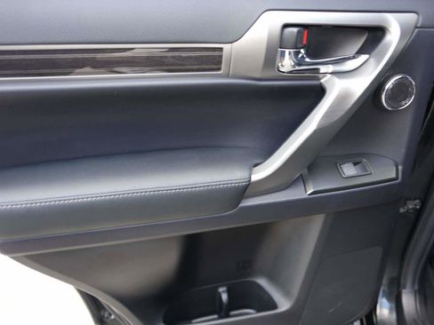 Used 2023 Lexus GX 460 Premium image 11