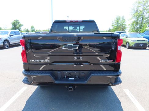 Used 2022 Chevrolet Silverado 1500 ZR2 w/ Technology Package AWD/4WD image 5