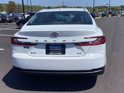 Used 2025 Toyota Camry LE FWD image 4