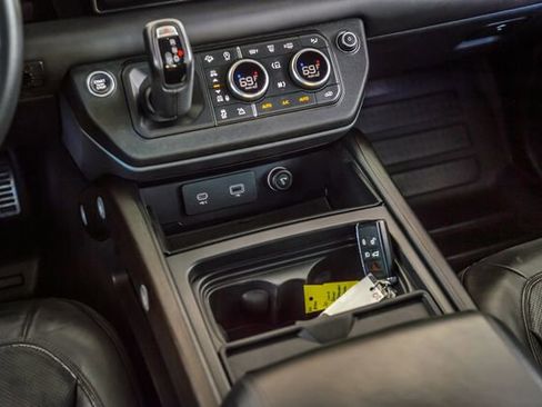 Used 2020 Land Rover Defender 110 X AWD/4WD image 36