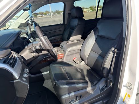 Certified 2019 GMC Yukon XL SLT AWD/4WD image 6