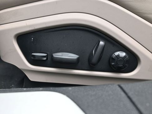Used 2025 Porsche Panamera RWD image 14
