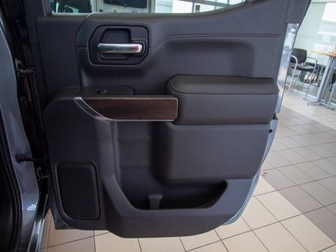 Used 2021 GMC Sierra 1500 SLT w/ SLT Convenience Package image 11