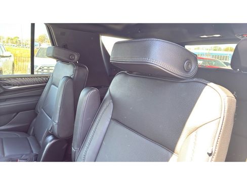 Used 2022 GMC Yukon Denali image 7