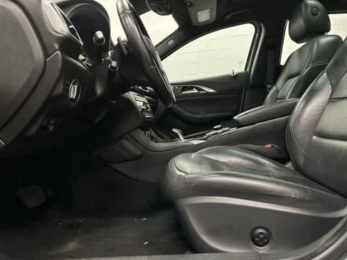 Used 2018 INFINITI QX30 Premium w/ Technology Package FWD image 26