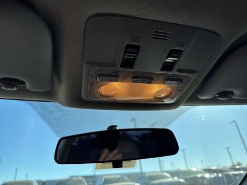 Used 2015 Toyota Corolla L image 9