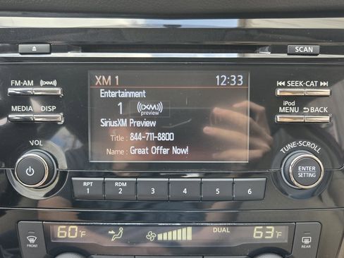 Used 2017 Nissan Rogue SV image 12