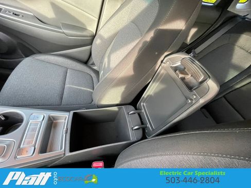 Used 2023 Hyundai Kona SE w/ Cargo Package image 30