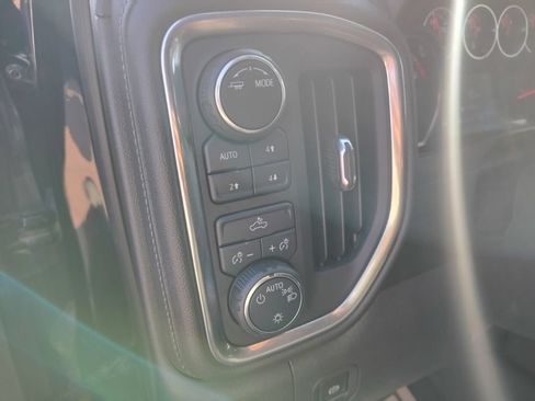 Used 2021 Chevrolet Silverado 1500 LT AWD/4WD image 16
