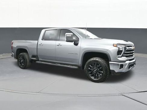 Used 2025 Chevrolet Silverado 2500 LTZ w/ LTZ Plus Package image 21