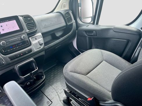 Used 2025 RAM ProMaster 2500 w/ U-Haul Equipment Group FWD image 21