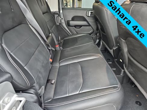 Used 2022 Jeep Wrangler Unlimited Sahara w/ Cold Weather Group image 17