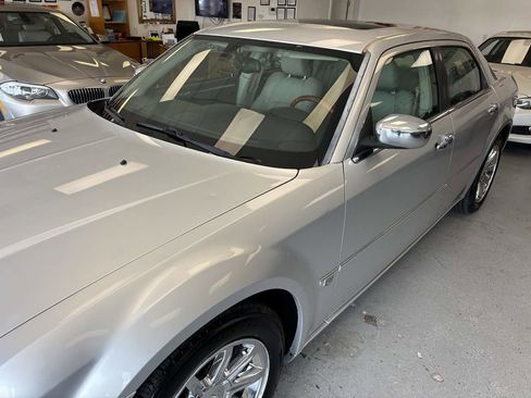 Used 2005 Chrysler 300 C image 3