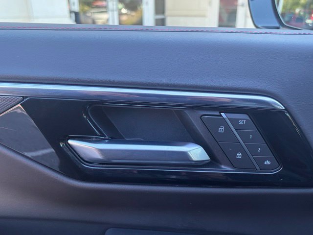 Used 2025 Chevrolet Tahoe RST w/ RST Capability Package AWD/4WD image 13