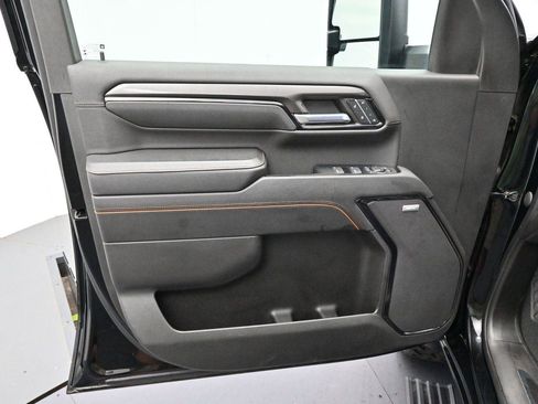 Used 2024 GMC Sierra 2500 AT4 w/ AT4 Premium Plus Package AWD/4WD image 10