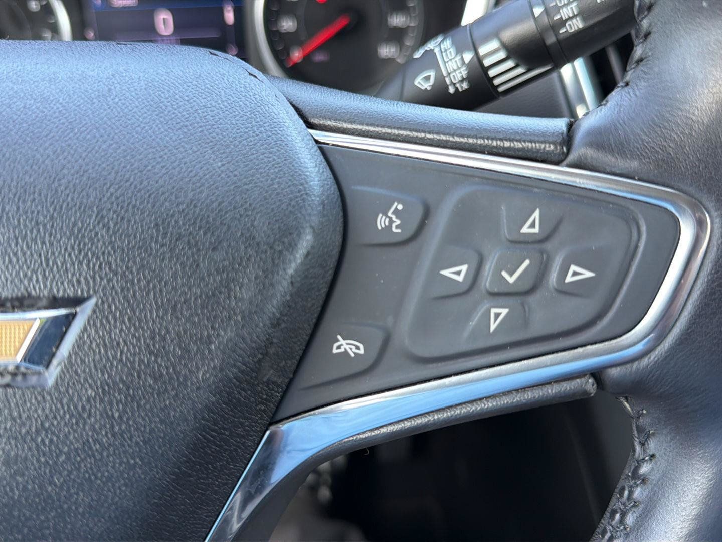 Used 2021 Chevrolet Equinox LT FWD image 11