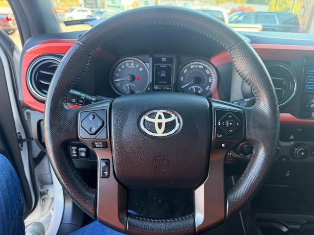 Used 2017 Toyota Tacoma TRD Off-Road w/ Tow Package (A/T) AWD/4WD image 14