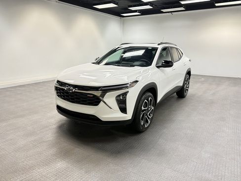 New 2026 Chevrolet Trax RS w/ Sunroof Package image 1