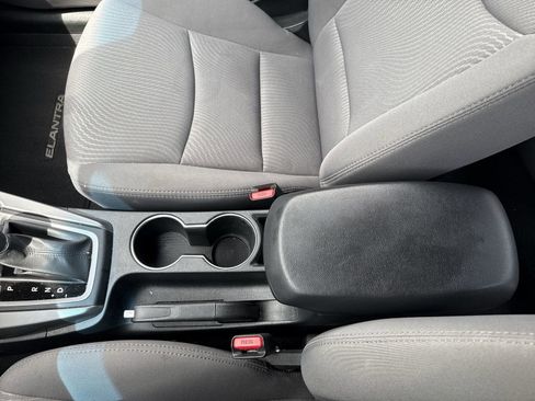 Used 2016 Hyundai Elantra SE FWD image 20