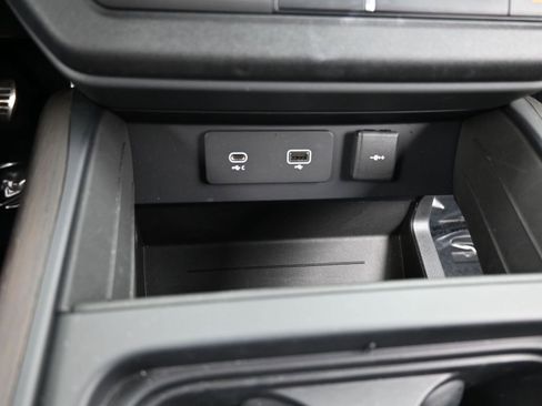 Used 2023 Land Rover Defender 90 X image 27