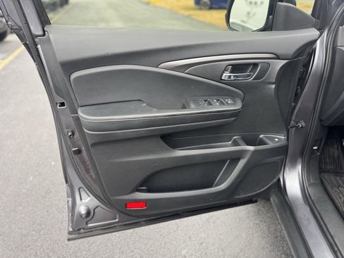 Used 2017 Honda Ridgeline RTL-T image 10