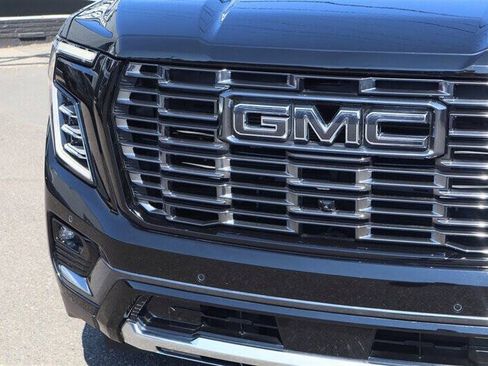 Used 2026 GMC Yukon Denali Ultimate AWD/4WD image 9