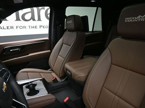 Used 2025 Chevrolet Tahoe High Country AWD/4WD image 16