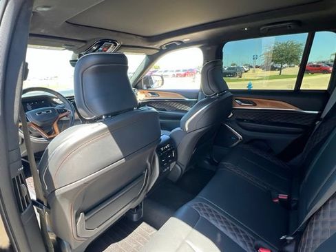 Used 2024 Jeep Grand Cherokee Summit AWD/4WD image 11