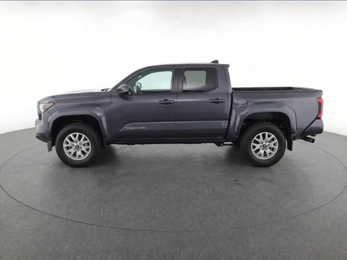 Used 2025 Toyota Tacoma SR5 AWD/4WD image 6