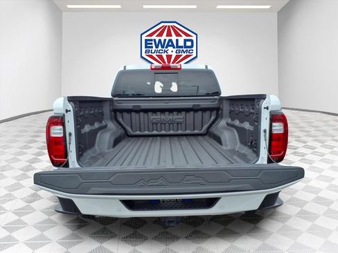 Certified 2026 GMC Canyon AT4 w/ AT4 Premium Package AWD/4WD image 7