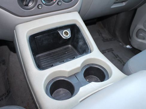 Used 2005 Ford Expedition XLT image 27