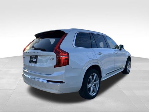 Used 2024 Volvo XC90 B5 Core image 7
