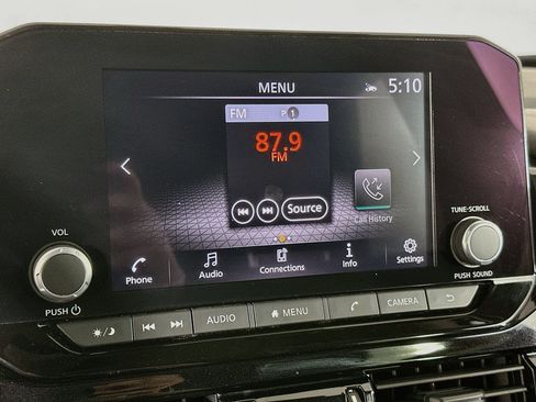 Used 2025 Nissan Pathfinder SV AWD/4WD image 21
