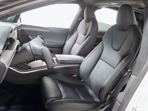 Used 2022 Tesla Model X image 30