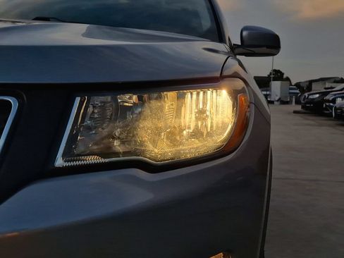 Used 2020 Jeep Compass Limited AWD/4WD image 10