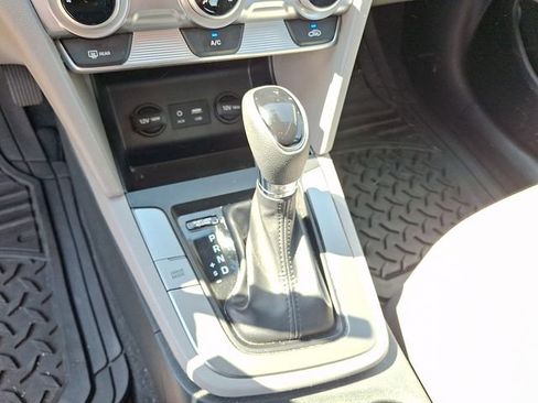 Used 2019 Hyundai Elantra SEL image 11