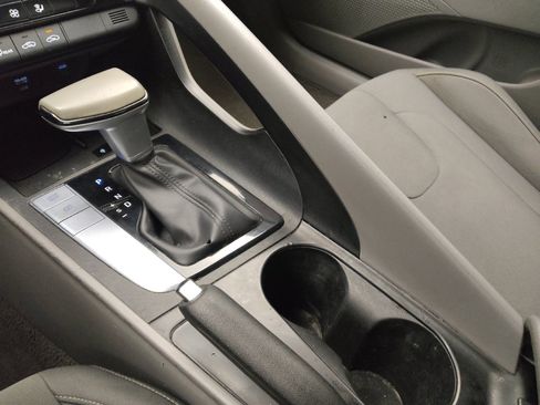 Used 2025 Hyundai Elantra Sport FWD image 26