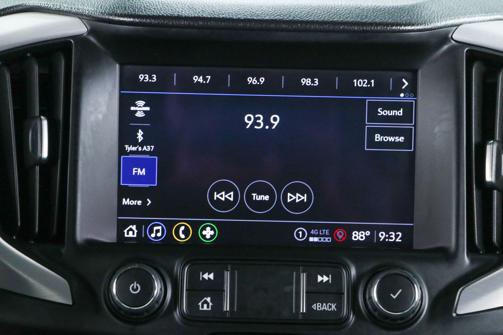 Used 2022 GMC Terrain SLT w/ LPO, Floor Liner Package AWD/4WD image 19