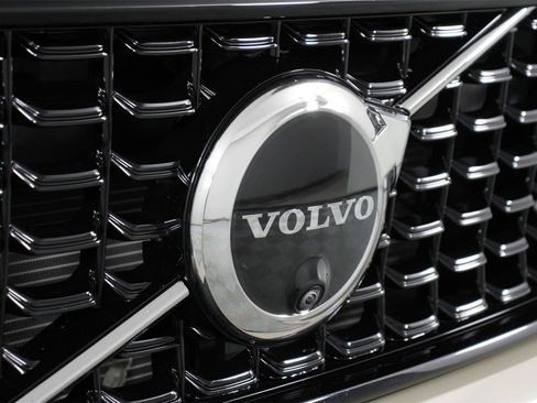 Used 2026 Volvo XC40 B5 Ultra w/ Climate Package image 27