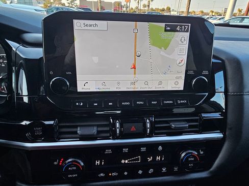 Used 2025 Nissan Pathfinder SL image 23