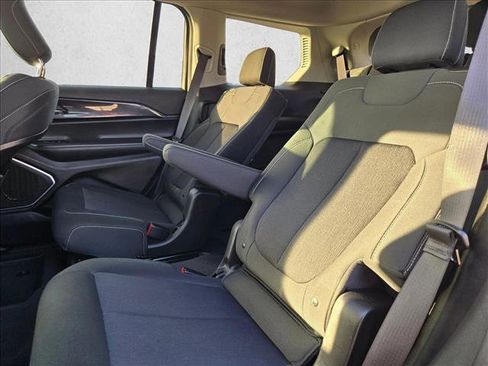 Used 2022 Jeep Grand Cherokee L Laredo w/ Luxury Tech Group I image 15