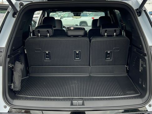New 2026 Chevrolet Traverse High Country w/ LPO, Floor Liner Package image 11