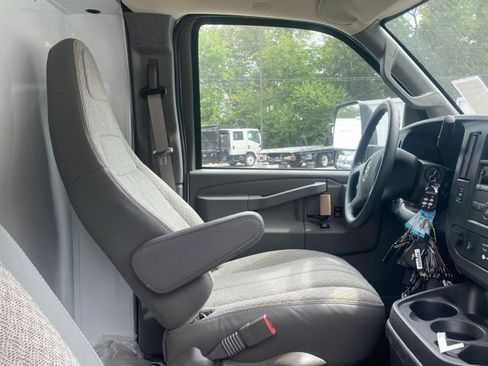 New 2025 Chevrolet Express 3500 w/ Power Convenience Package image 31