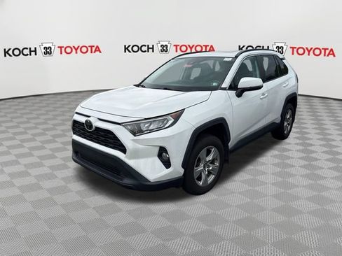 Used 2020 Toyota RAV4 XLE w/ Convenience Package AWD/4WD image 3