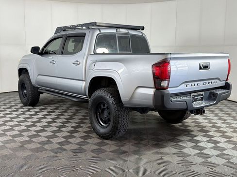 Used 2018 Toyota Tacoma SR w/ SR Convenience Package image 3