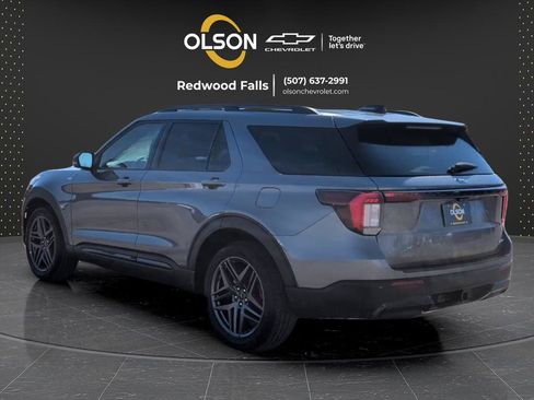 Used 2025 Ford Explorer ST-Line w/ ST-Line Street Pack AWD/4WD image 6