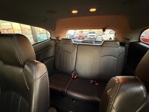 Used 2017 Chevrolet Traverse Premier image 8