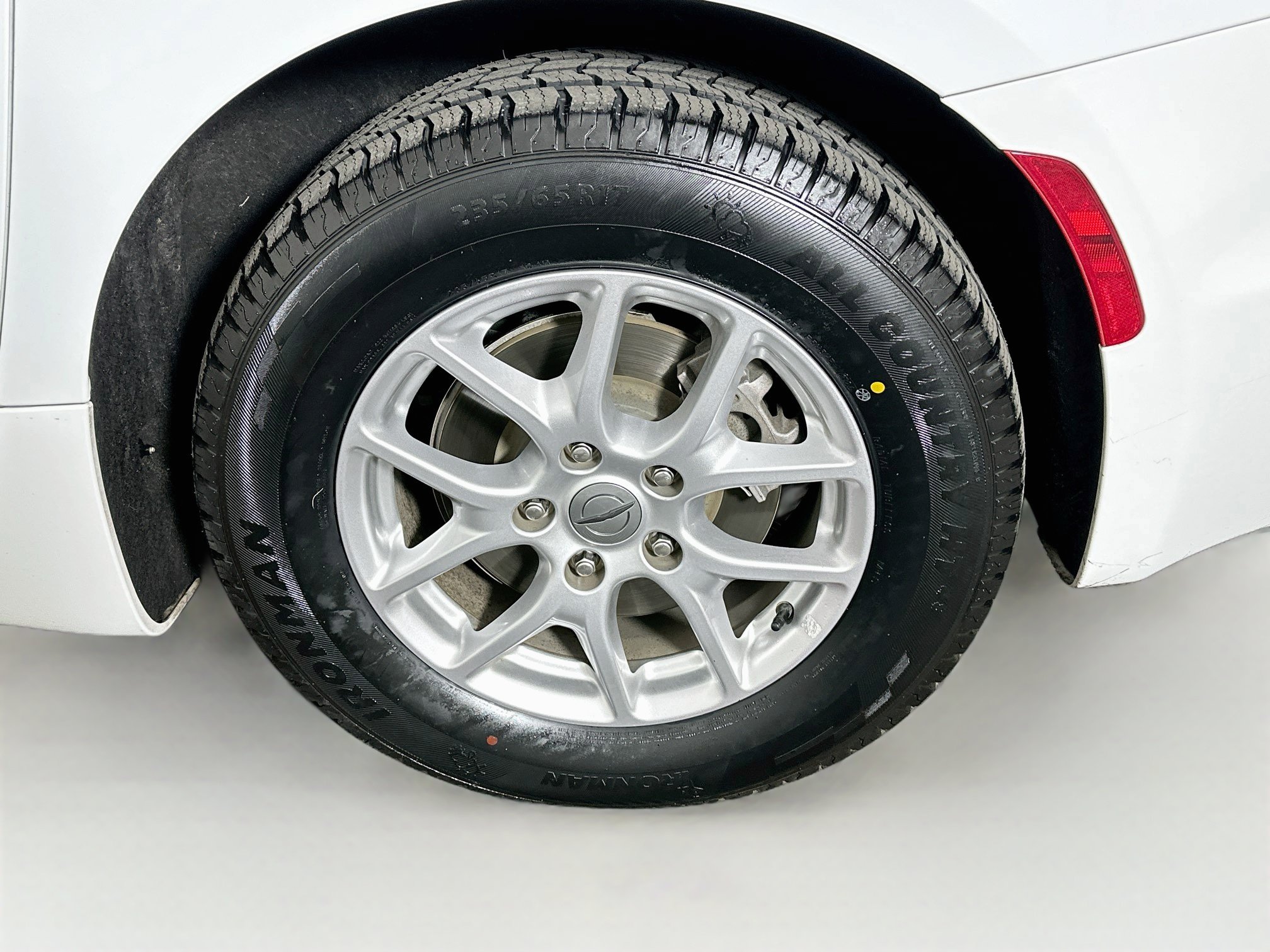 Used 2023 Chrysler Pacifica Touring-L FWD image 11